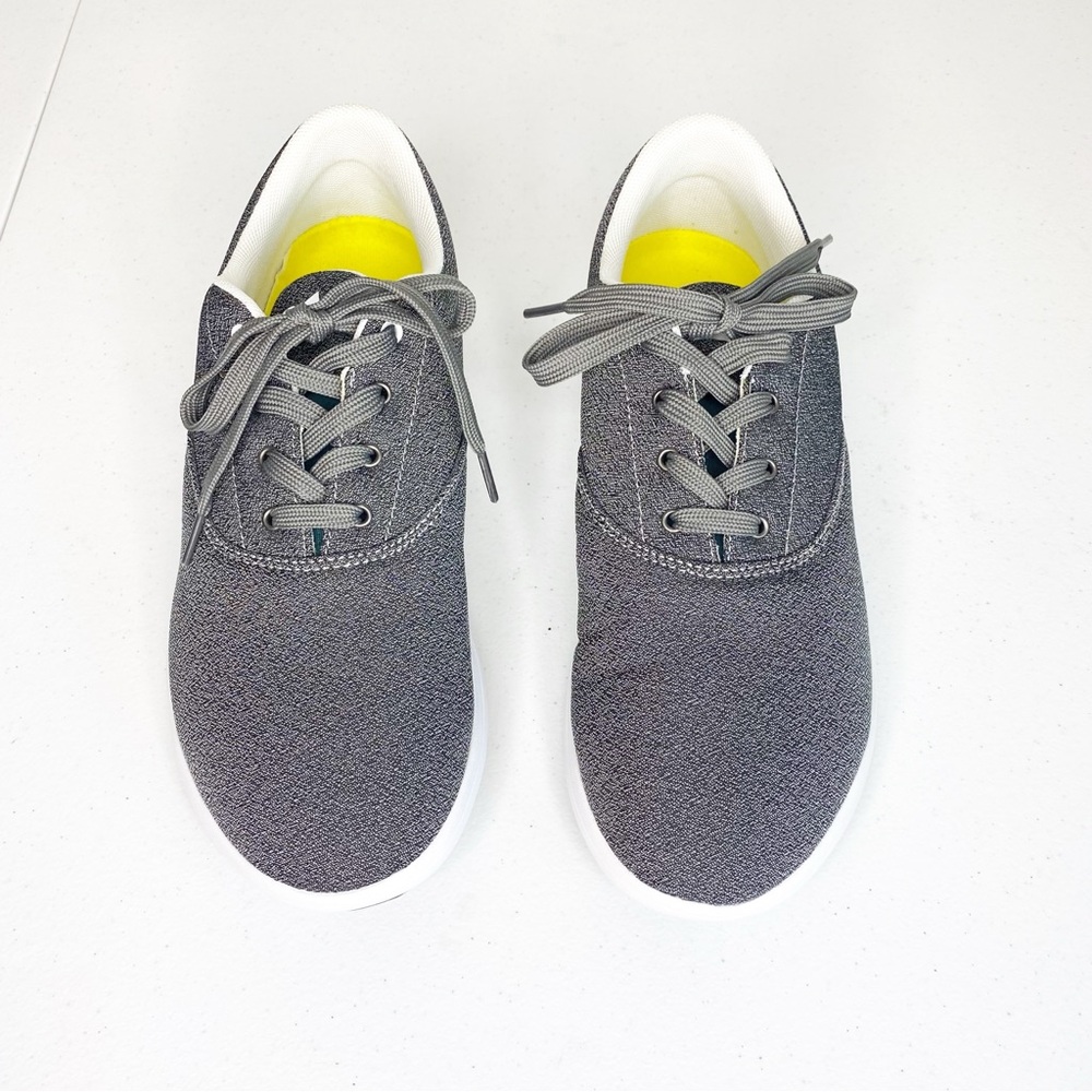 Strike Movement Chill Pill Sneakers in Grey Melange Classic White Size 9